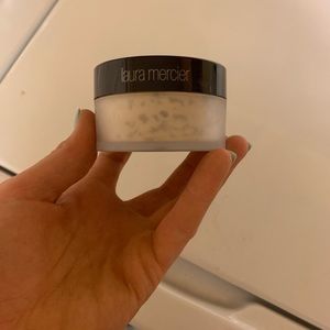 Laura mercies powder
